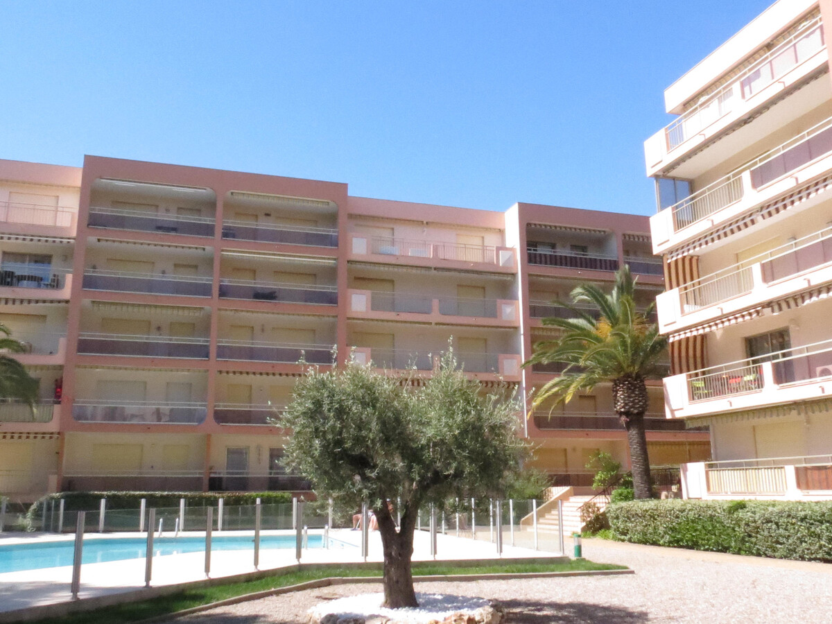 Appartement 2 pièces climatisé, piscine et parking à Sainte-Maxime - Photo 3