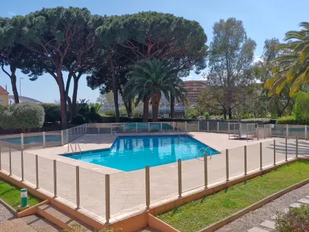 Location appartement à Sainte Maxime, Appartement 2 pièces climatisé avec piscine et animaux acceptés à Sainte-Maxime