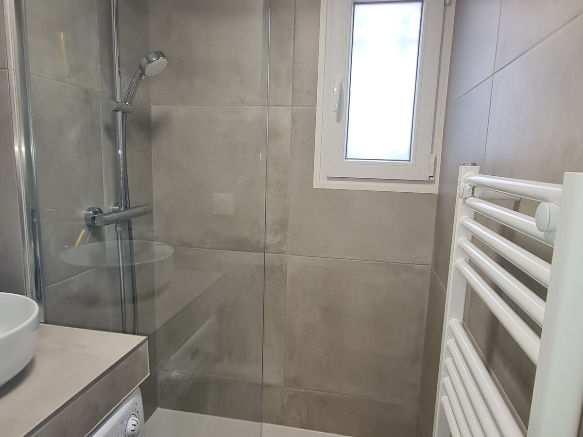 Appartement 3 pièces + mezzanine, vue mer à Sainte-Maxime - Photo 17