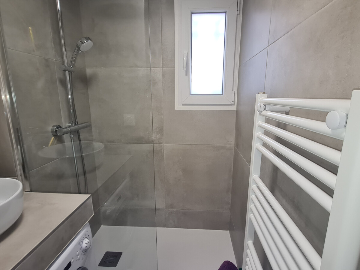 Appartement 3 pièces + mezzanine, vue mer à Sainte-Maxime - Photo 18