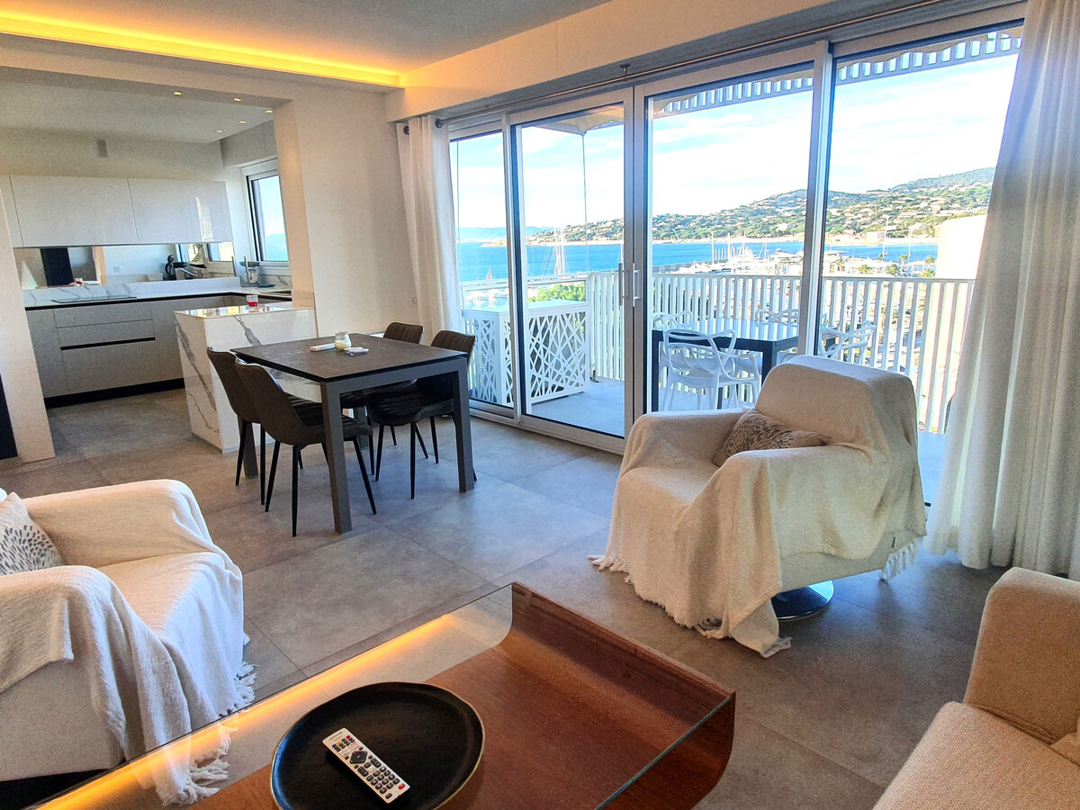 Appartement 3 pièces climatisé, terrasse vue mer et garage à Sainte-Maxime - Photo 3