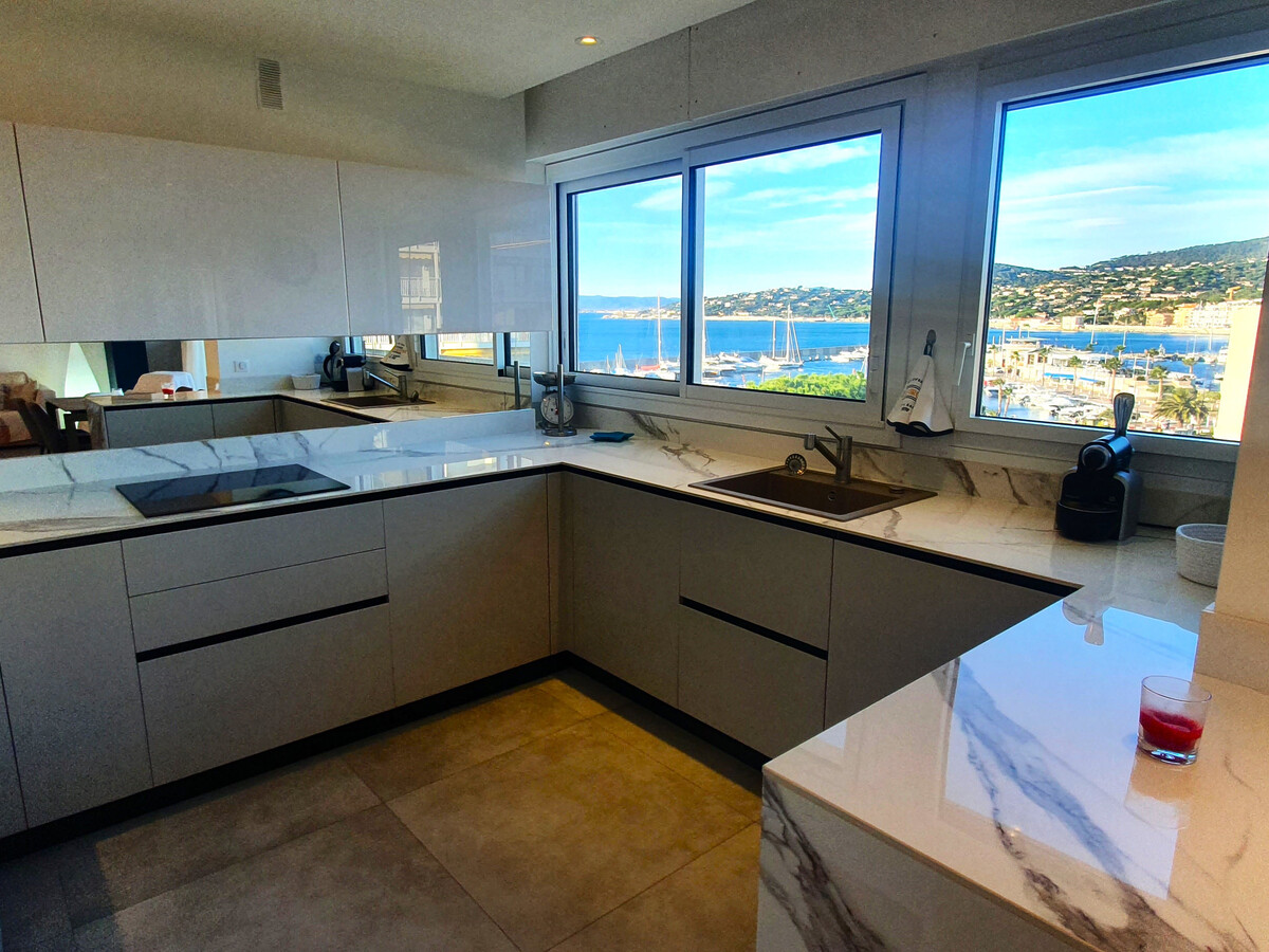 Appartement 3 pièces climatisé, terrasse vue mer et garage à Sainte-Maxime - Photo 8