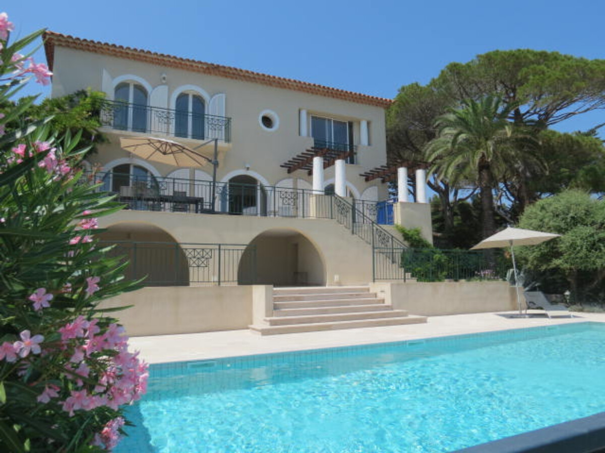 Villa 5 pièces + appart., piscine privée, vue mer à Sainte-Maxime - Photo 2
