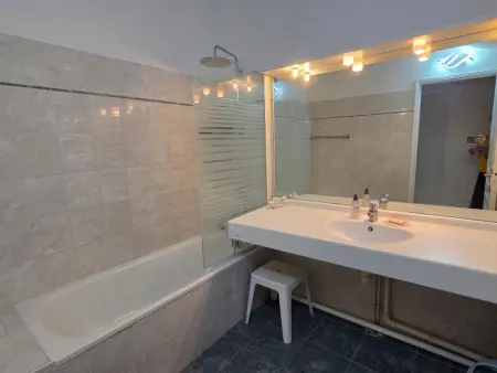 Appartement 5 pièces climatisé, terrasse et parking à Sainte-Maxime : photo 36