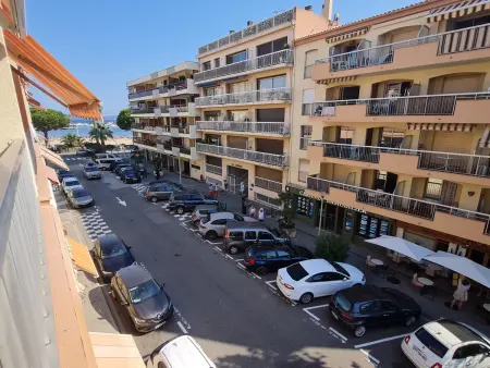 Appartement 2 pièces avec garage au centre, à 50m de la plage, climatisé : photo 2