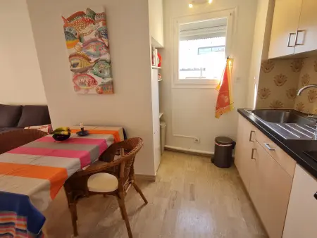 Appartement 2 pièces avec garage au centre, à 50m de la plage, climatisé : photo 11