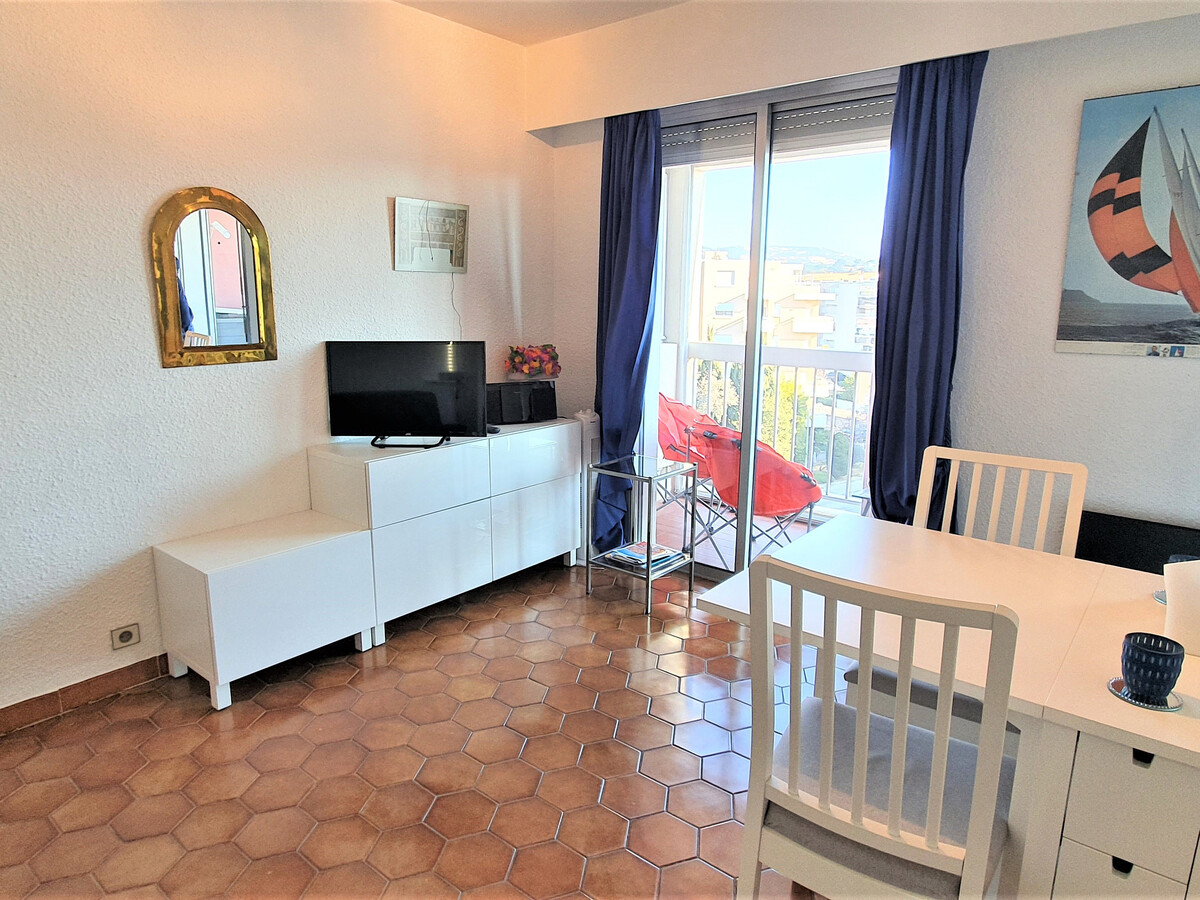 Studio 23 m² Sainte-Maxime, parking, balcon et loggia - Photo 7