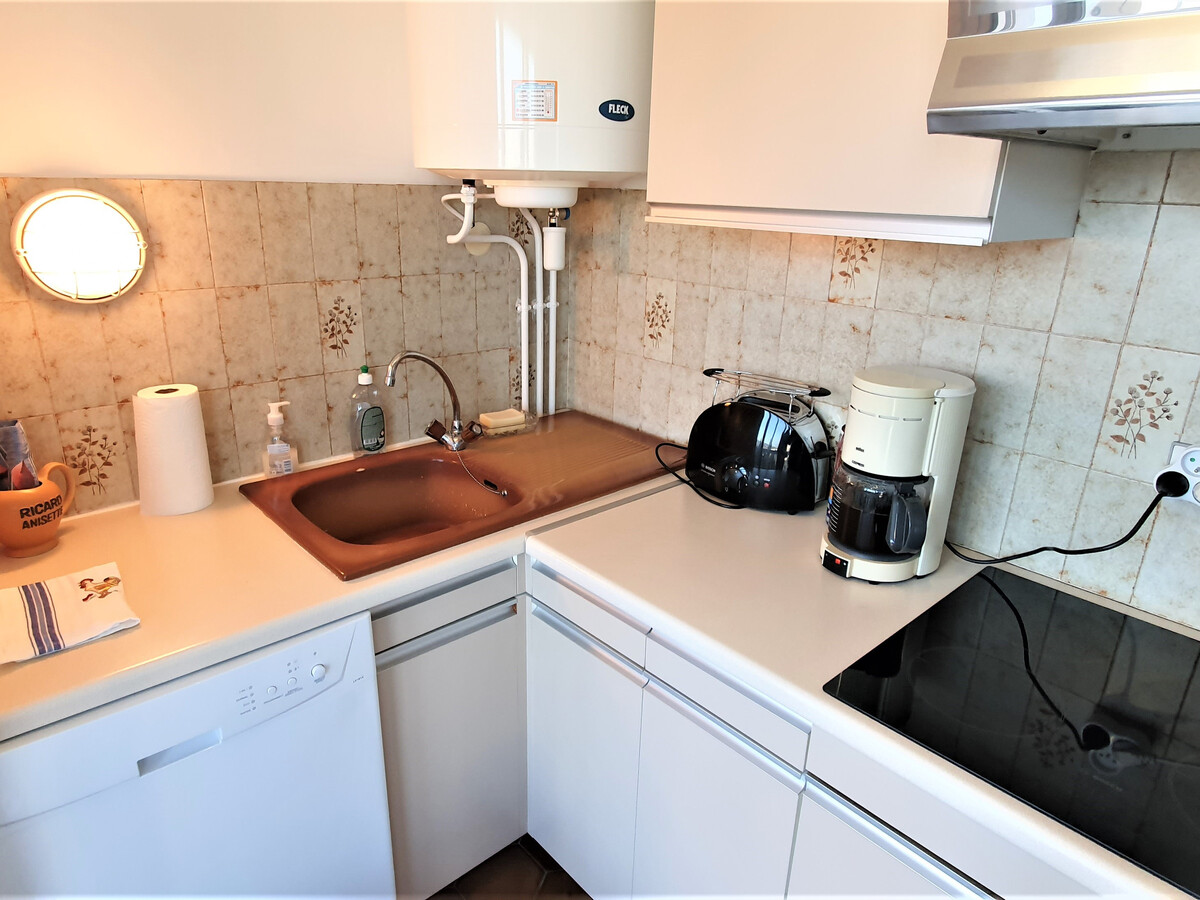 Studio 23 m² Sainte-Maxime, parking, balcon et loggia - Photo 9