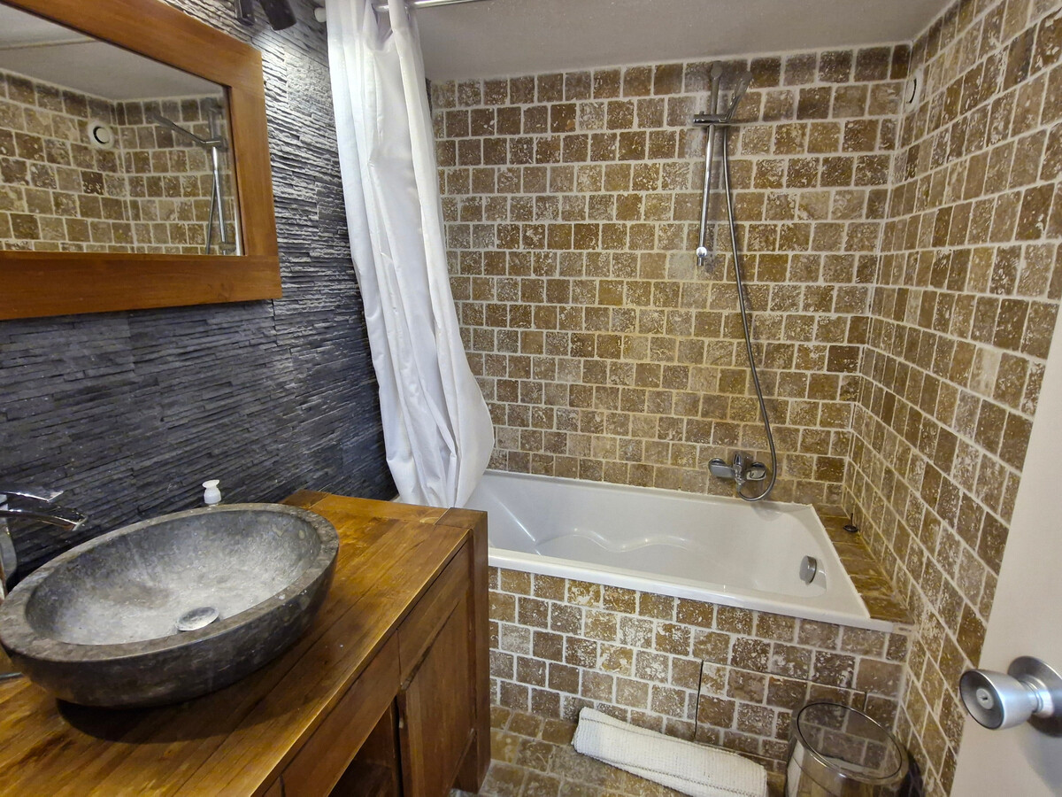 Triplex 4 pièces vue mer, piscine et parking à Sainte-Maxime - Photo 24