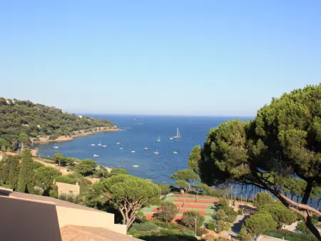 Location appartement à Sainte Maxime, Triplex 4 pièces, vue mer, piscine, parking, animaux admis à Sainte-Maxime
