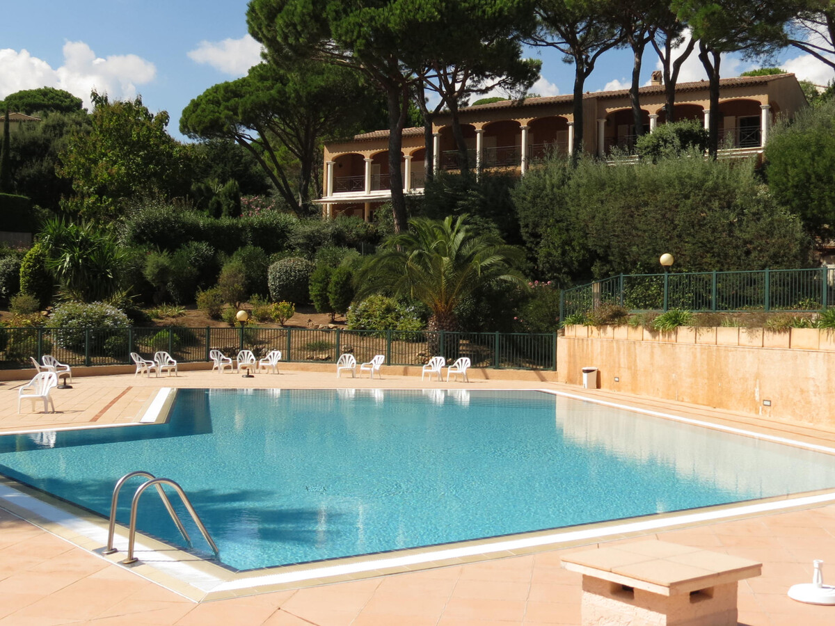 Appartement 2 pièces rez-de-jardin, piscine et garage à Sainte-Maxime - Photo 2