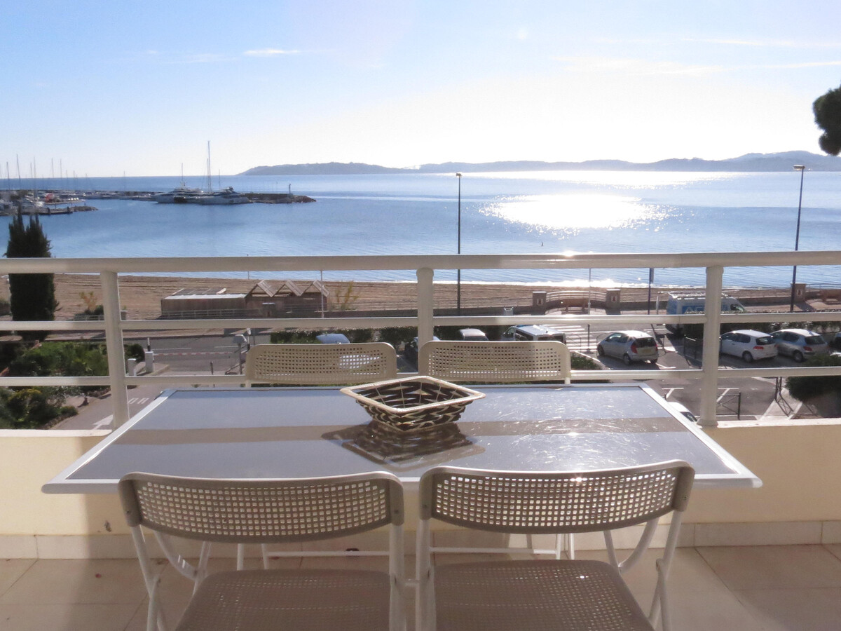 Appartement 2 pièces face mer avec terrasse à Sainte-Maxime - Photo 1