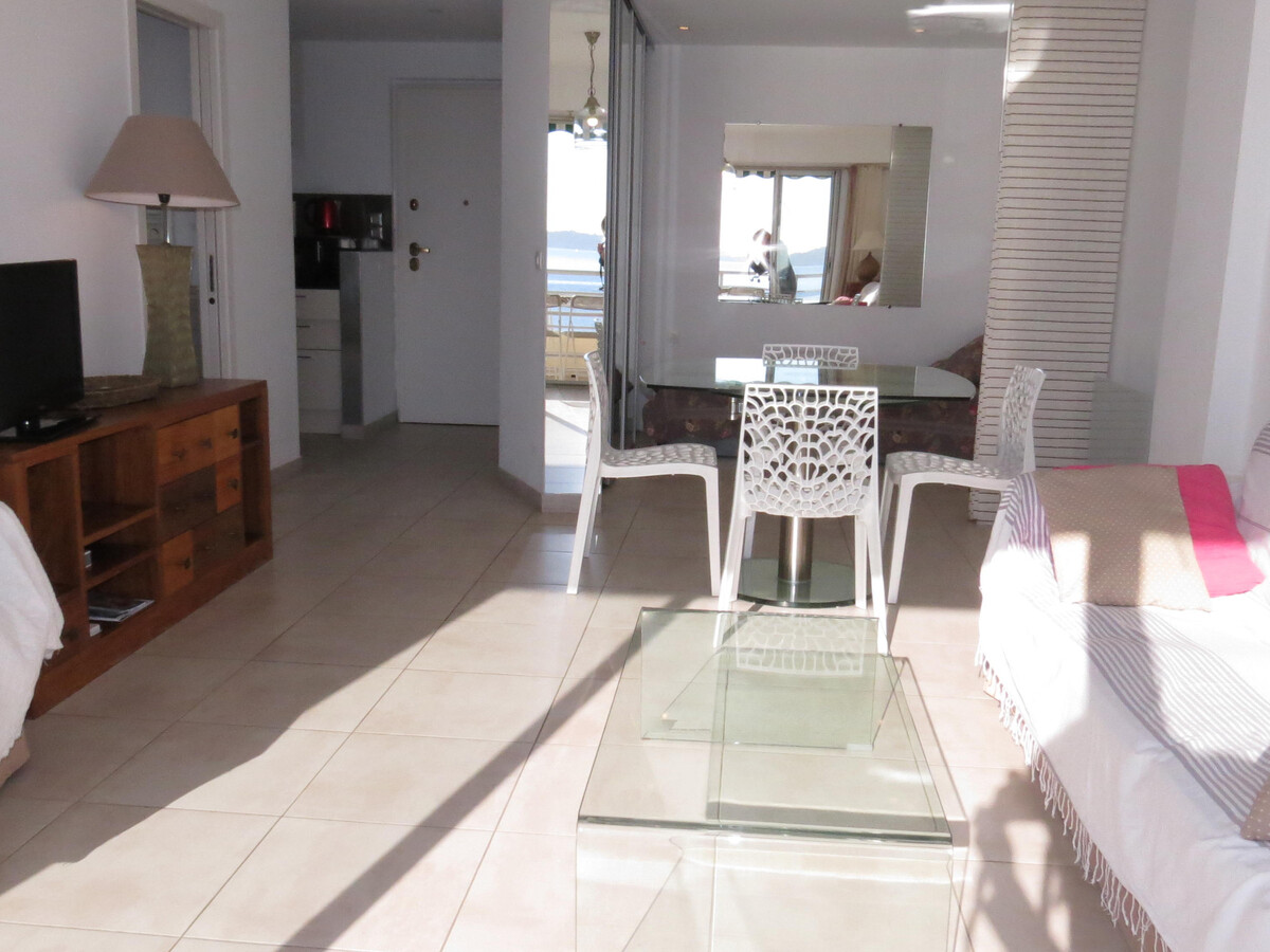 Appartement 2 pièces face mer avec terrasse à Sainte-Maxime - Photo 3