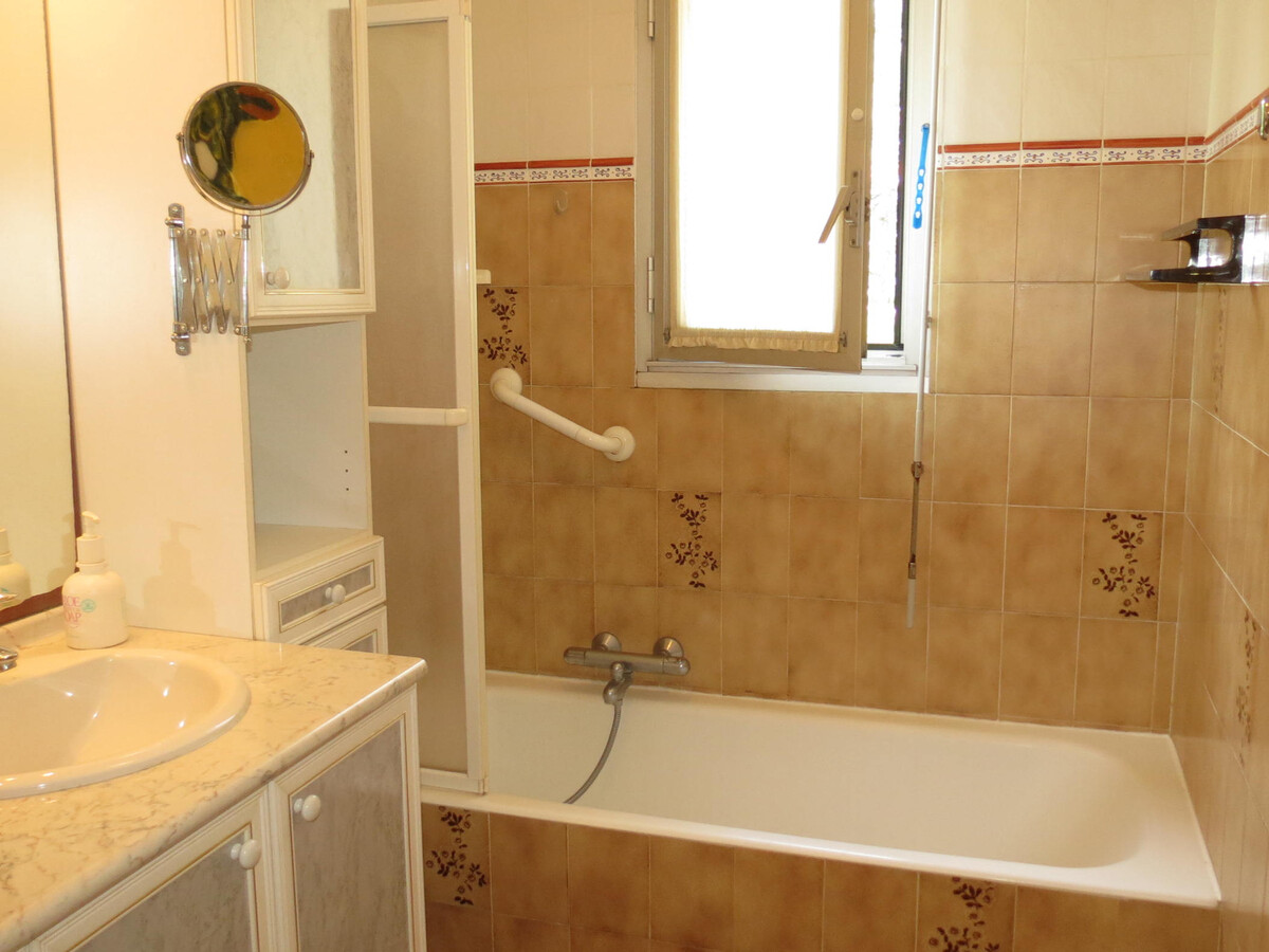 Appartement 2 pièces Sainte-Maxime, 300 m plage, parking privé - Photo 16