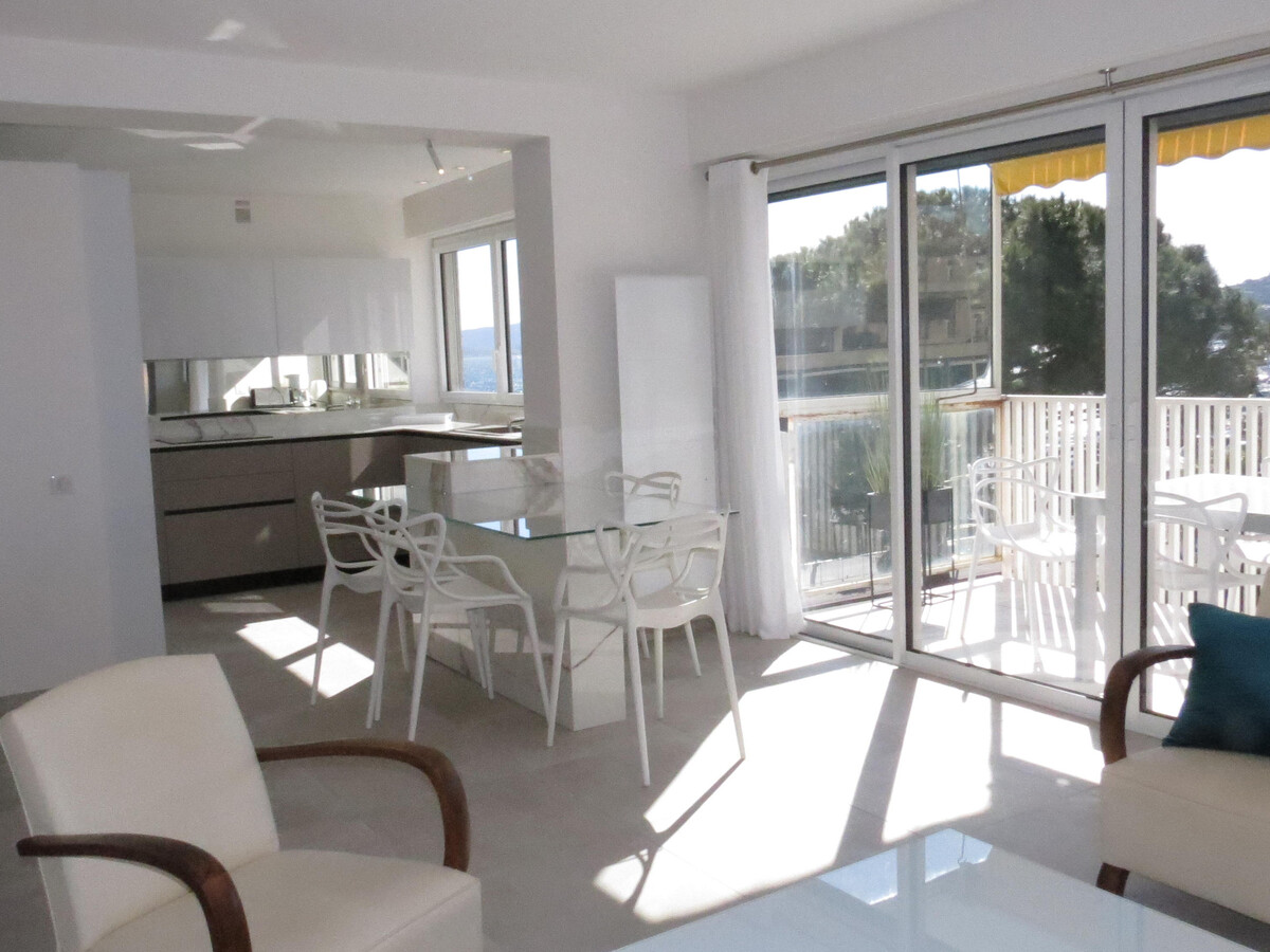 Appart 3 pièces rénové, vue mer et garage à Sainte-Maxime - Photo 3