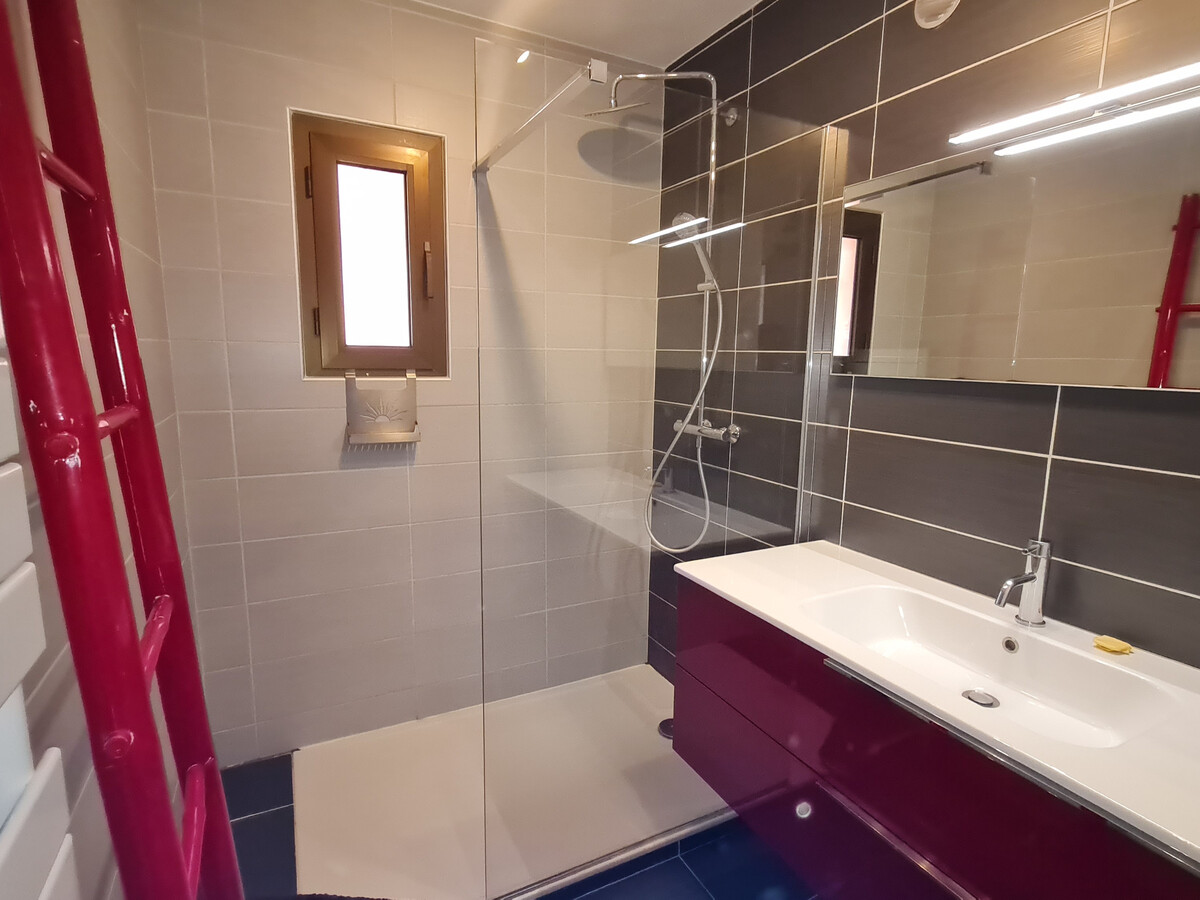 Appartement 3 pièces climatisé, piscine et vue mer à Sainte-Maxime - Photo 17