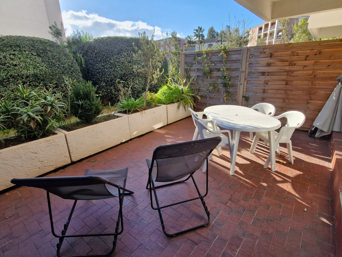 Studio 32 m² terrasse 20 m² avec parking, Sainte-Maxime - Photo 1