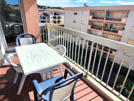 Appartement 2 pièces Sainte-Maxime avec Parking et Animaux admis - Photo 2