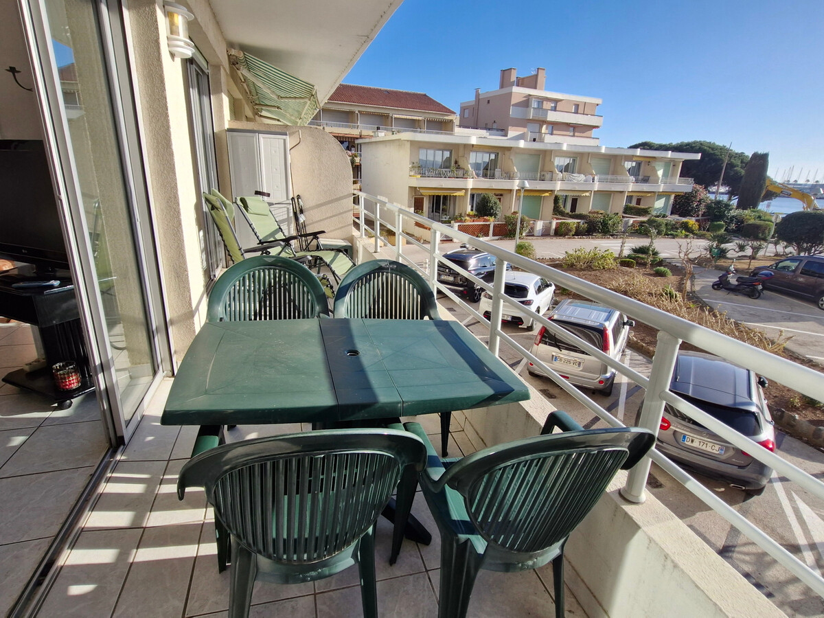 Appartement 2 pièces climatisé, balcon sud-est - Sainte-Maxime - Photo 2
