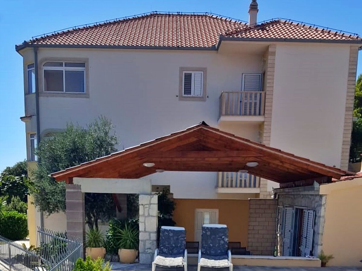Maison Meri à Trogir : 10 chambres, piscine et vue mer - Photo 4