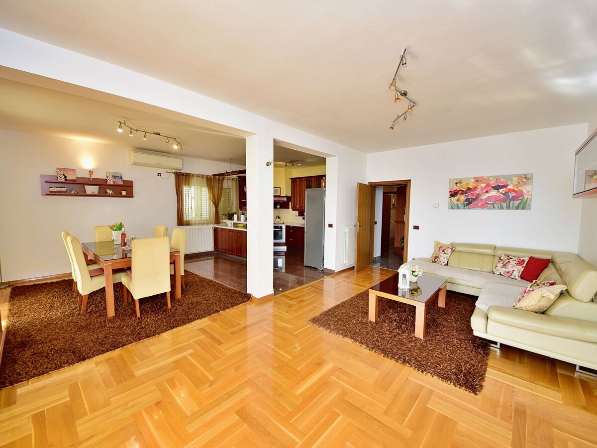 Maison Meri à Trogir : 10 chambres, piscine et vue mer - Photo 5