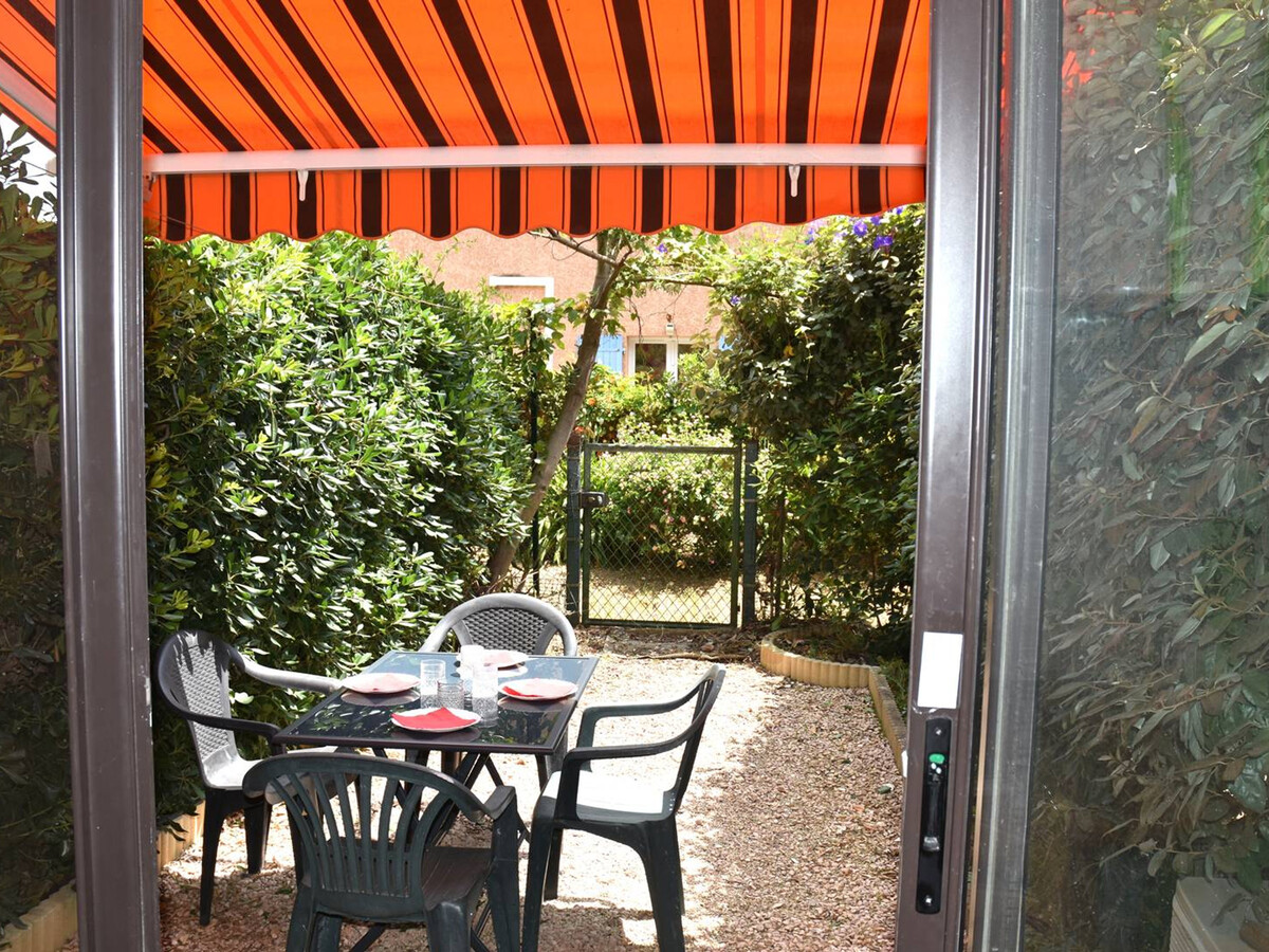 T2 rénové climatisé avec jardinet à 400m des plages - Photo 1