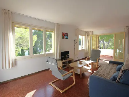 Maison individuelle spacieuse à 100m de la plage avec jardin privé et terrasses, proche du port - Photo 3