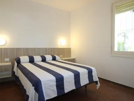 Maison individuelle spacieuse à 100m de la plage avec jardin privé et terrasses, proche du port - Photo 13