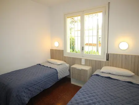 Maison individuelle spacieuse à 100m de la plage avec jardin privé et terrasses, proche du port - Photo 16