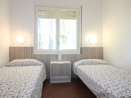Maison individuelle spacieuse à 100m de la plage avec jardin privé et terrasses, proche du port - Photo 17