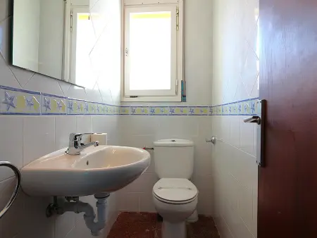 Maison individuelle spacieuse à 100m de la plage avec jardin privé et terrasses, proche du port - Photo 24