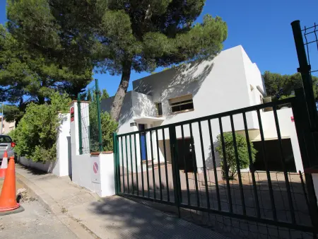Maison individuelle spacieuse à 100m de la plage avec jardin privé et terrasses, proche du port - Photo 25