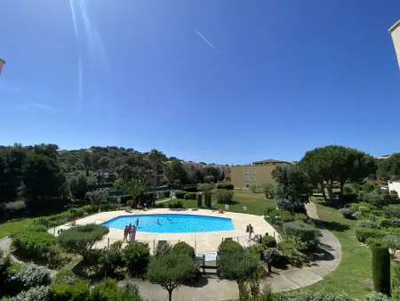 T3 climatisé avec piscine et tennis à 500m de plage : photo 14