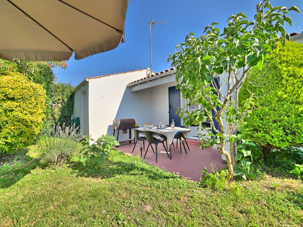 Maison La Parie 2 à Dolus d'Oléron, terrasse sud et jardin - Photo 1