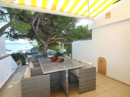 Maison bord de mer à Llançà avec accès direct à la plage, terrasses et parking. - Photo 3