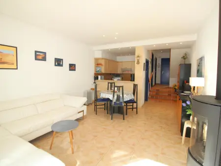 Maison bord de mer à Llançà avec accès direct à la plage, terrasses et parking. - Photo 6