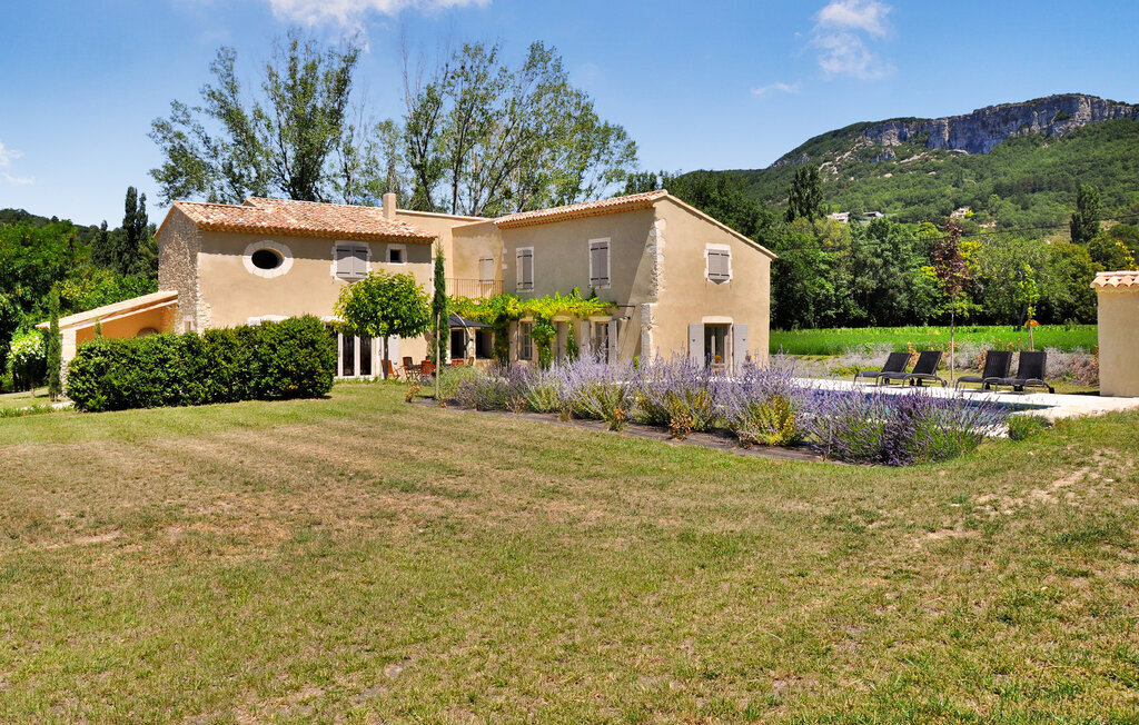 Combemont, ancienne ferme avec piscine à Souspierre - Photo 8