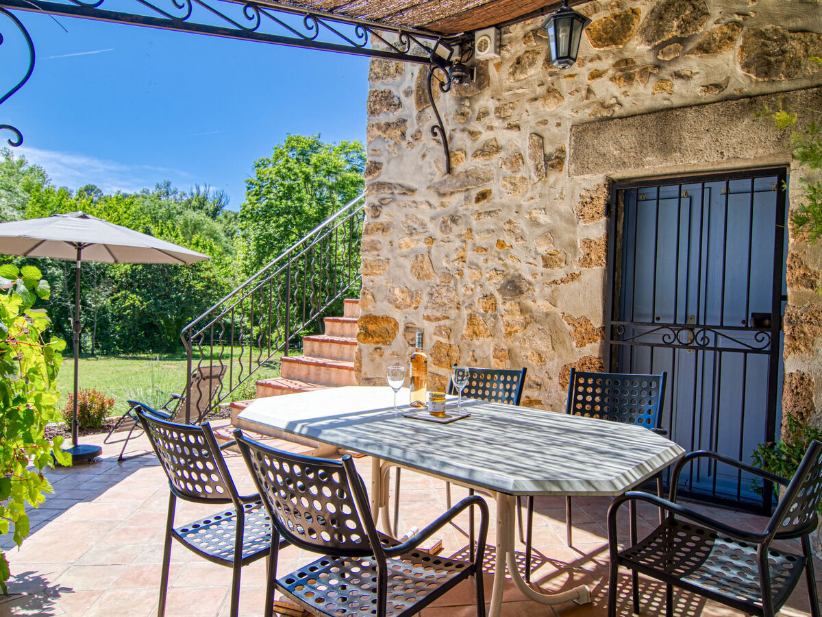 La maison aux volets bleus à Entrecasteaux - Photo 9
