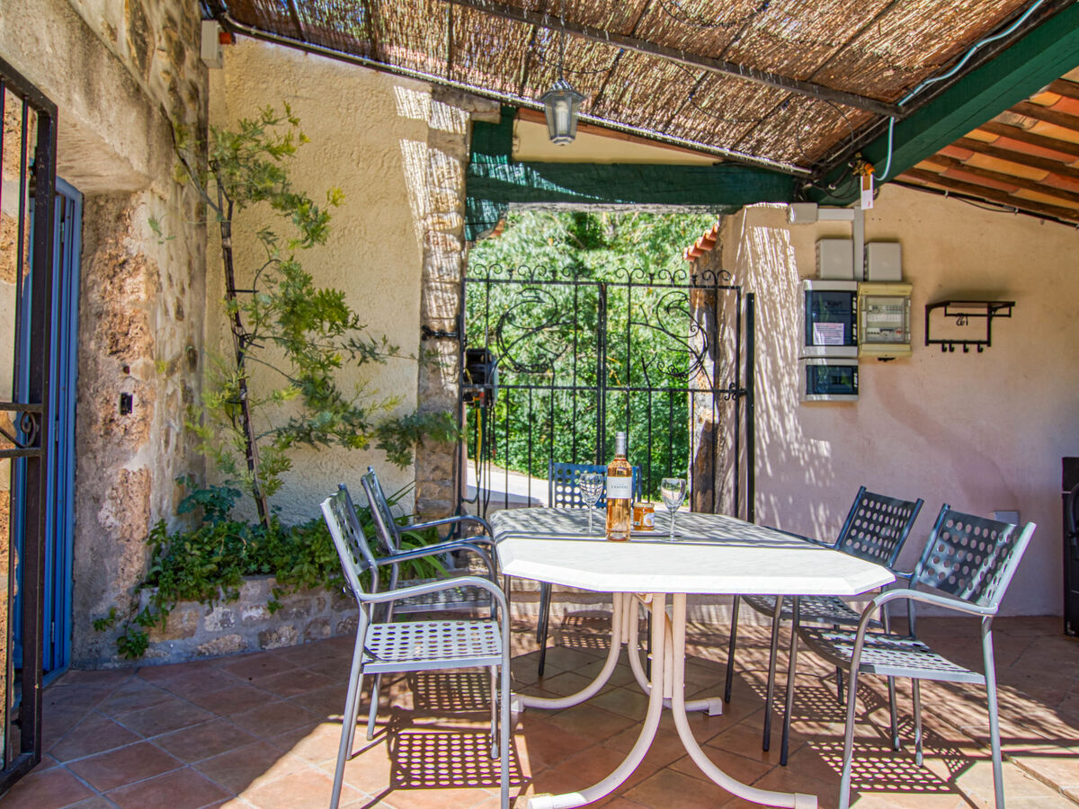 La maison aux volets bleus à Entrecasteaux - Photo 15