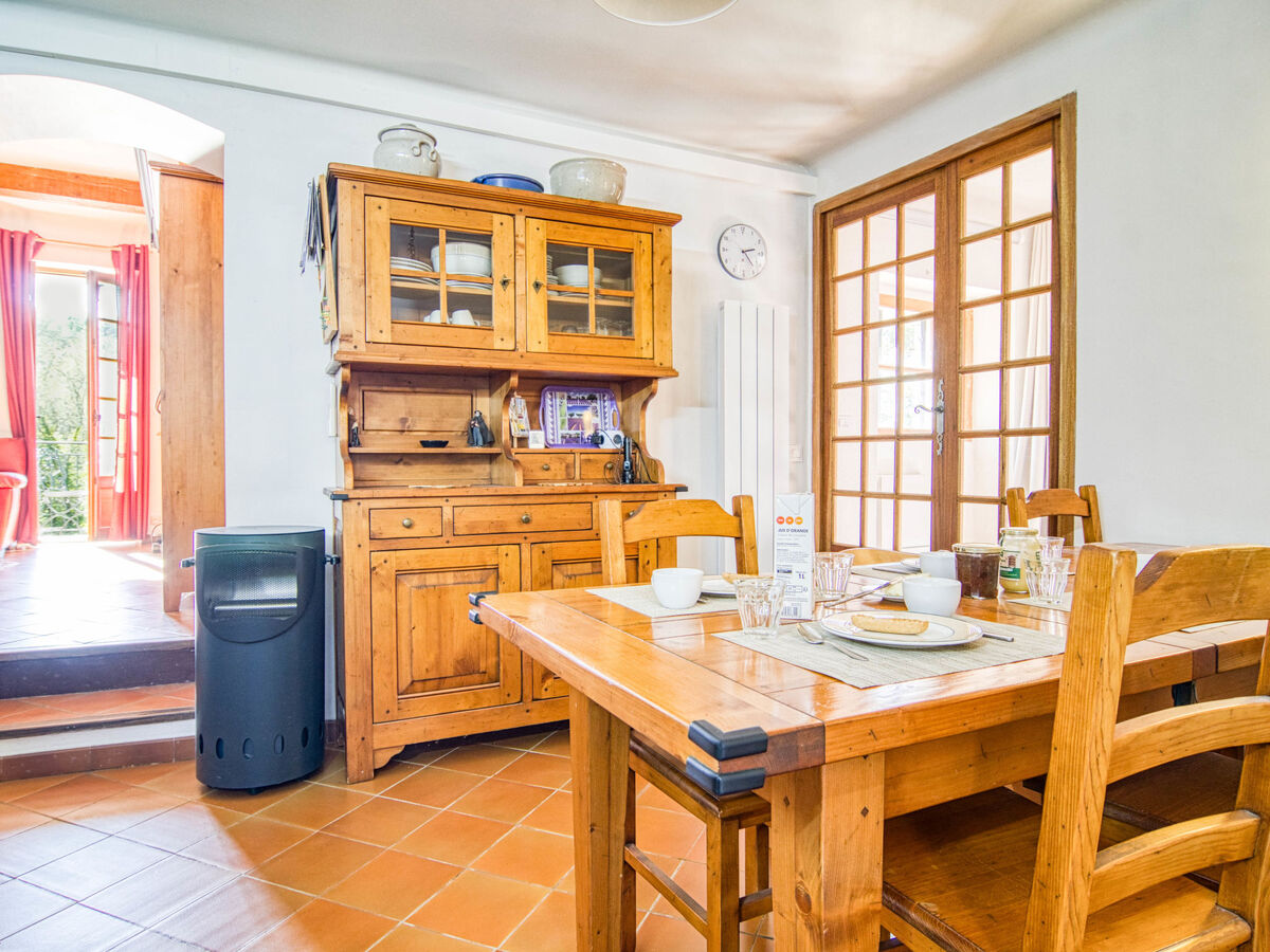 La maison aux volets bleus à Entrecasteaux - Photo 24
