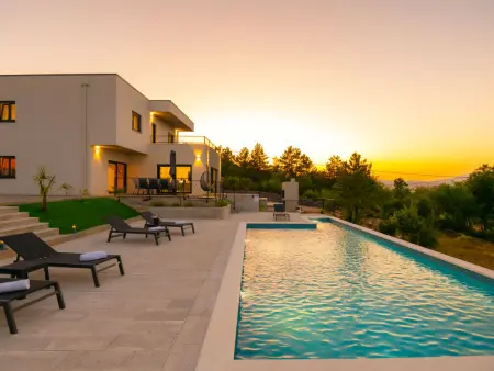 Villa Karin à Imotski : piscine privée, 4 chambres : photo 5