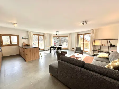 Location appartement à Vars, Luxueux Appartement de Montagne - 4 Chambres & Spa Inclus