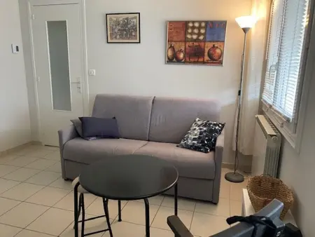 Location appartement à Royan, Appartement pieds dans leau à Royan avec jardin et équipements complets