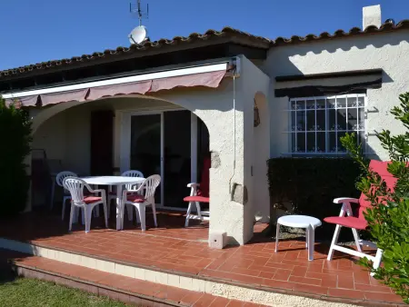 Maison avec Jardin, Terrasse et Piscine Commune à 3 km de la Plage à L'Estartit - Photo 3