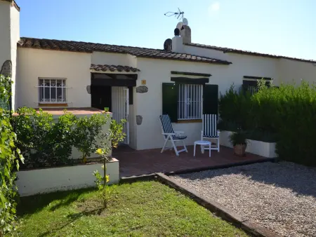 Maison avec Jardin, Terrasse et Piscine Commune à 3 km de la Plage à L'Estartit - Photo 13