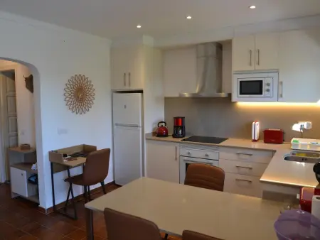 Maison avec Jardin, Terrasse et Piscine Commune à 3 km de la Plage à L'Estartit - Photo 16