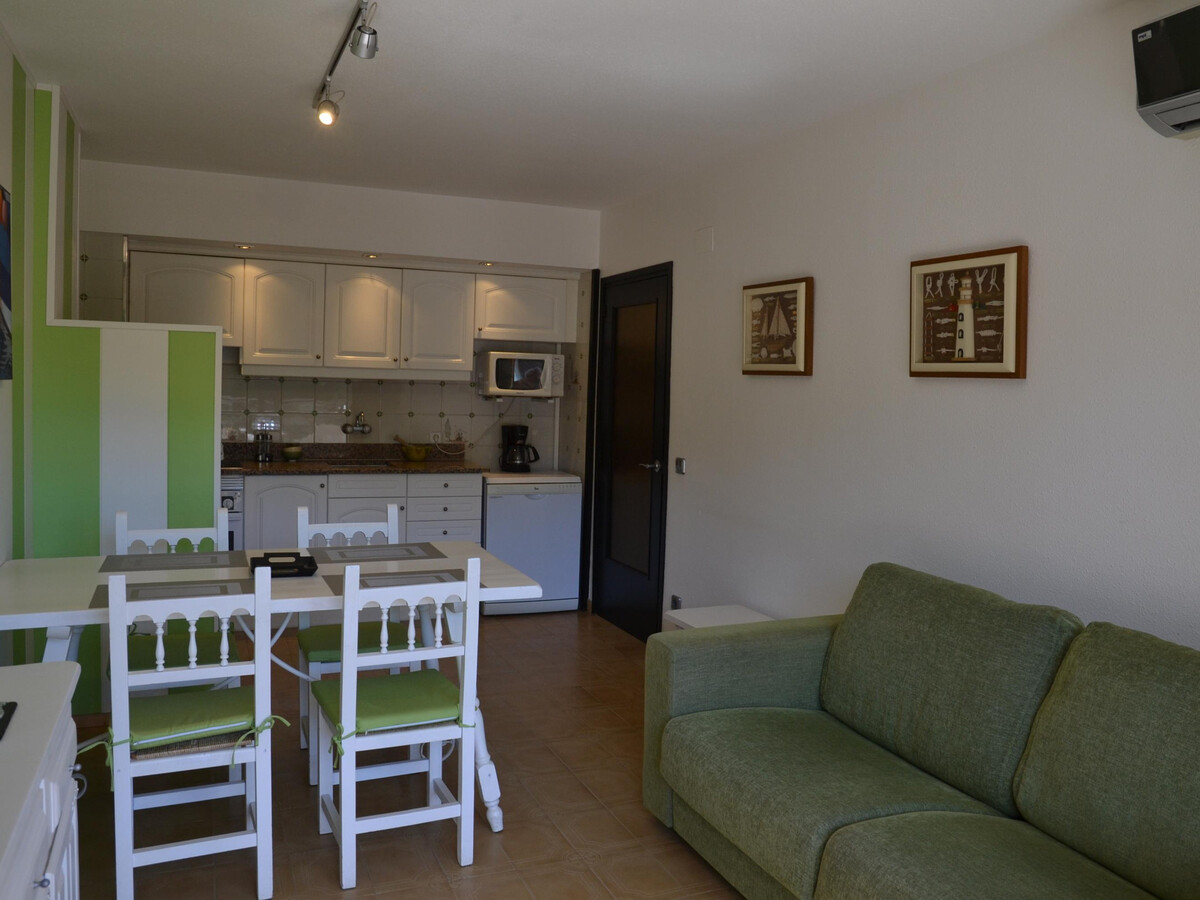 Bel Appartement en Bord de Mer avec Piscine, Terrasse et Climatisation à L'Estartit - Photo 10