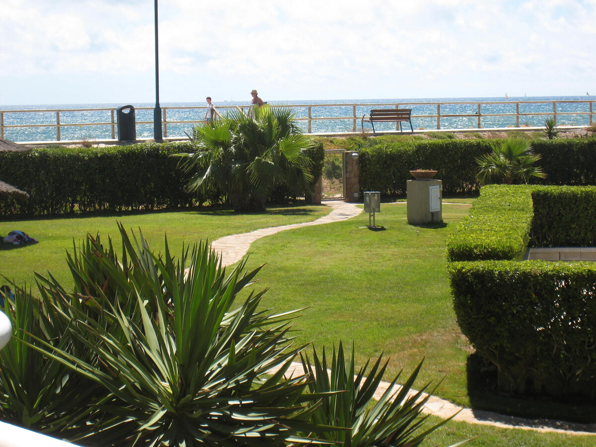Studio rénové bord de mer, accès direct plage à L'Estartit - Photo 2