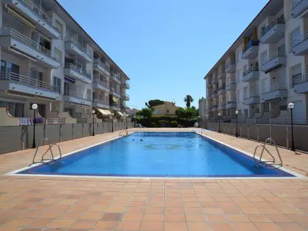 Location appartement à L'Estartit, Appartement rénové LEstartit, 600m plage, piscine, 2 ch. doubles, balcon, proche commerces et port