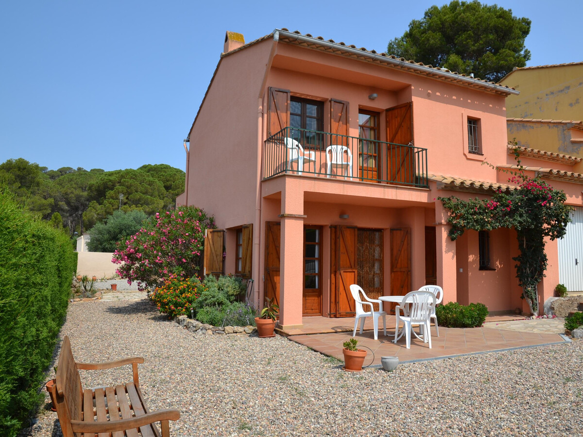 Villa avec Piscine Privée, Jardin Clôturé et Proche Plage- Idéale pour Familles! - Photo 2